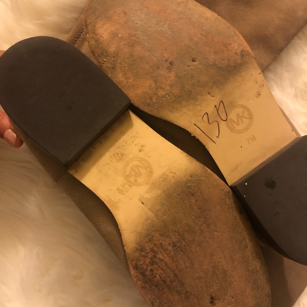 Knew boots - Picture 4 of 8